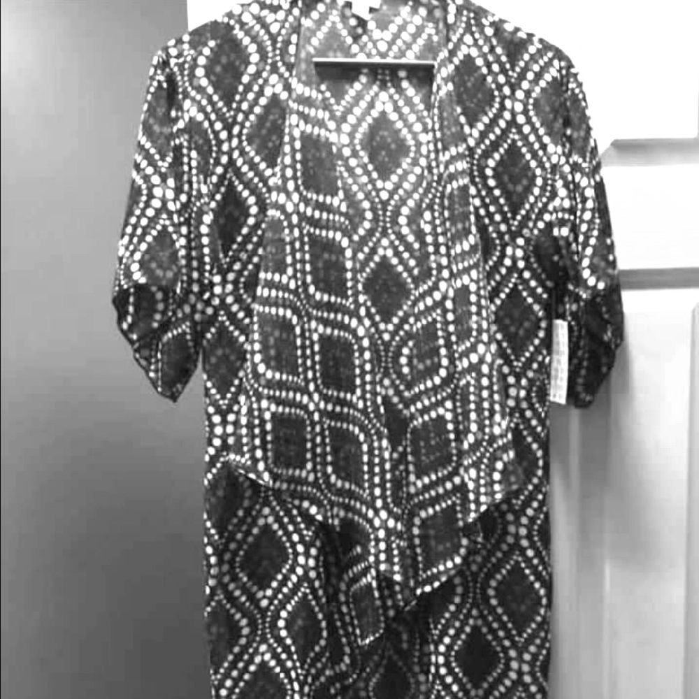 LulaRoe Monroe Kimono